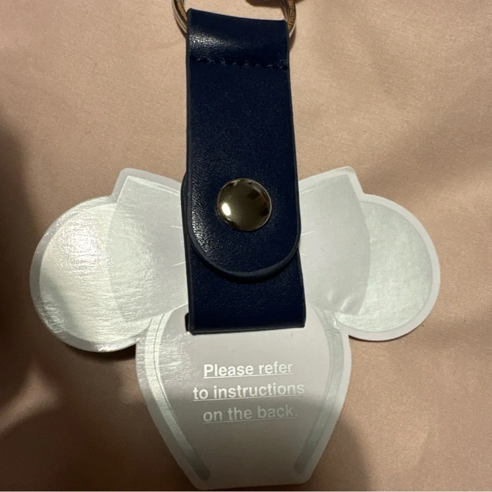 2025 Disney Parks Vacation Club DVC Headband Ears Holder Clip Keychain New
